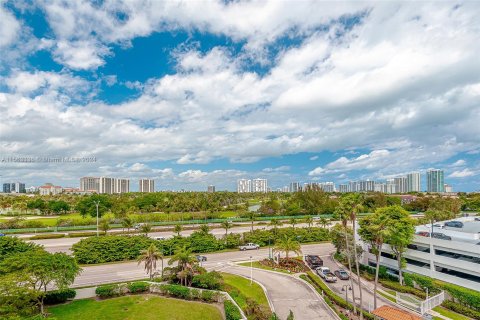 Condo in Aventura, Florida, 2 bedrooms  № 1098261 - photo 26