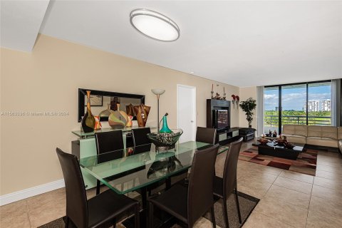 Condo in Aventura, Florida, 2 bedrooms  № 1098261 - photo 6