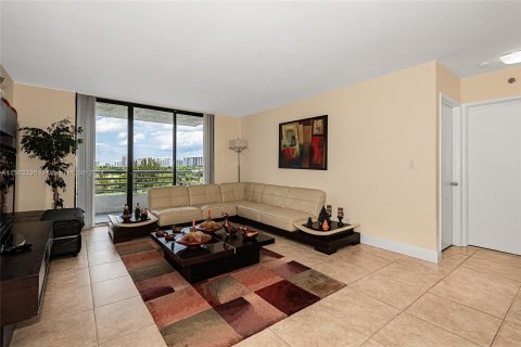 Condo in Aventura, Florida, 2 bedrooms  № 1098261 - photo 8