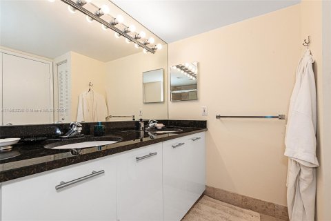 Condo in Aventura, Florida, 2 bedrooms  № 1098261 - photo 4