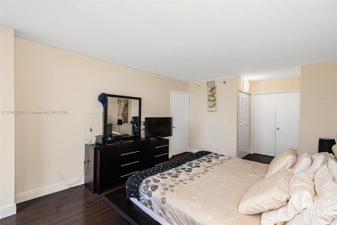 Condo in Aventura, Florida, 2 bedrooms  № 1098261 - photo 3