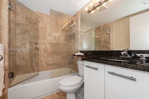 Condo in Aventura, Florida, 2 bedrooms  № 1098261 - photo 22