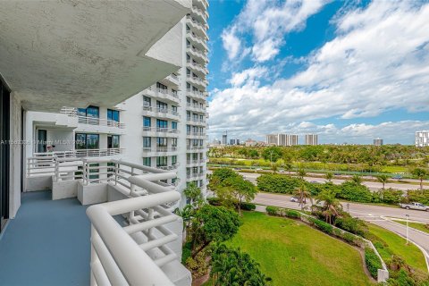 Condo in Aventura, Florida, 2 bedrooms  № 1098261 - photo 25