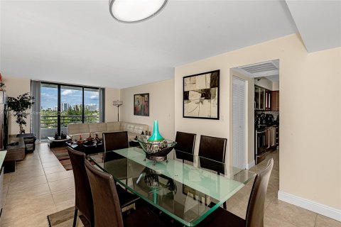 Condo in Aventura, Florida, 2 bedrooms  № 1098261 - photo 7