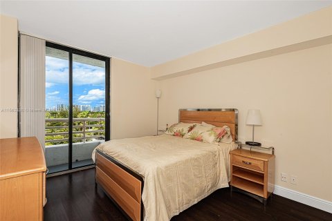 Condo in Aventura, Florida, 2 bedrooms  № 1098261 - photo 19