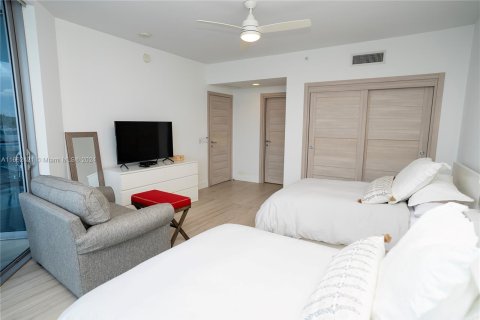 Condominio en venta en North Miami Beach, Florida, 2 dormitorios, 156.26 m2 № 1375848 - foto 17