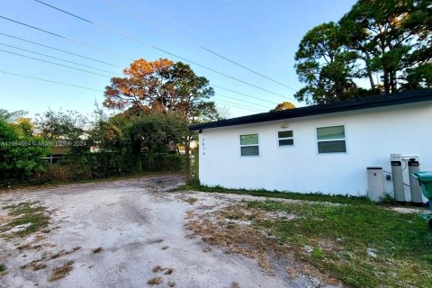 Adosado en venta en Miami Gardens, Florida, 4 dormitorios, 113.99 m2 № 1375811 - foto 4