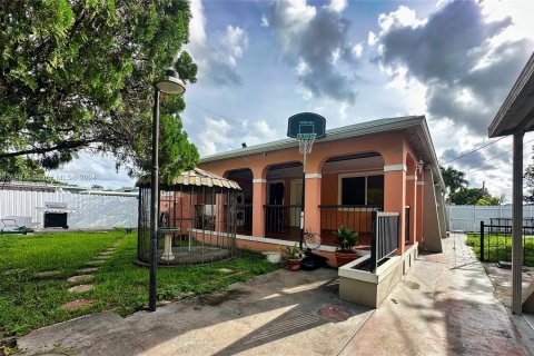 Casa en venta en Miami, Florida, 4 dormitorios, 160.81 m2 № 1375849 - foto 18