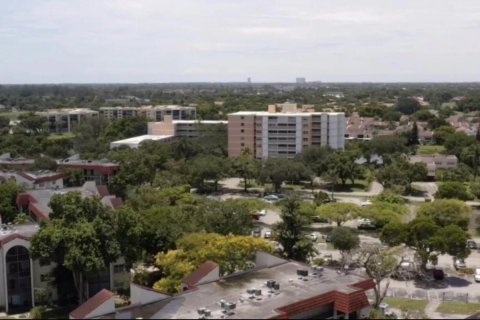 Condo in Lauderhill, Florida, 2 bedrooms  № 1031892 - photo 16