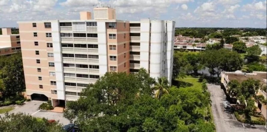 Condo in Lauderhill, Florida, 2 bedrooms  № 1031892