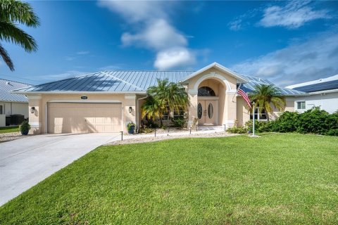 Villa ou maison à vendre à Punta Gorda, Floride: 3 chambres, 187.11 m2 № 1352440 - photo 3