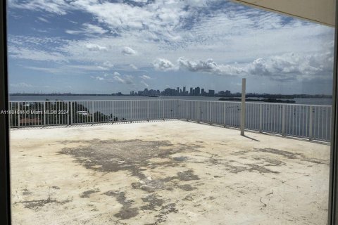 Condominio en venta en North Bay Village, Florida, 3 dormitorios № 1398017 - foto 13