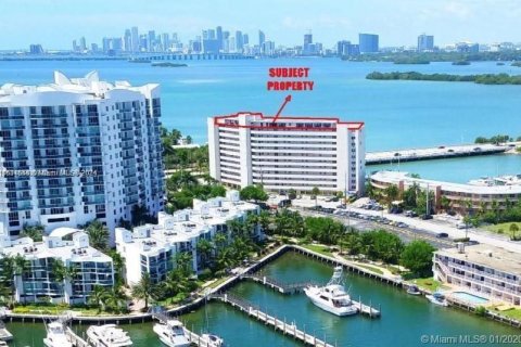 Condominio en venta en North Bay Village, Florida, 3 dormitorios № 1398017 - foto 3