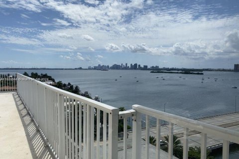 Condo in North Bay Village, Florida, 3 bedrooms  № 1398017 - photo 14