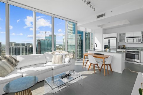 Condominio en venta en Miami, Florida, 2 dormitorios, 122.17 m2 № 1356770 - foto 2