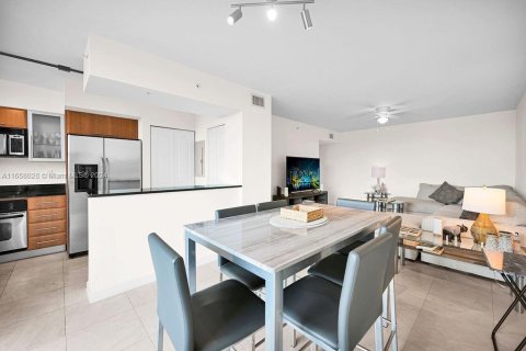 Condo in Fort Lauderdale, Florida, 1 bedroom  № 1360298 - photo 2