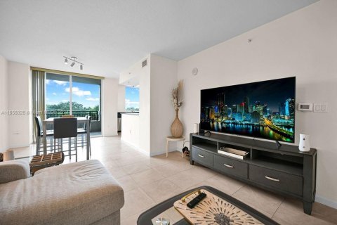 Condo in Fort Lauderdale, Florida, 1 bedroom  № 1360298 - photo 1