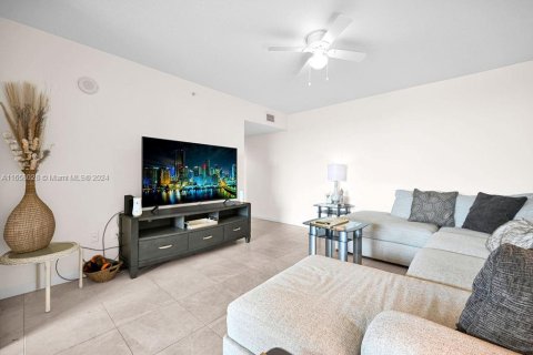 Condo in Fort Lauderdale, Florida, 1 bedroom  № 1360298 - photo 12