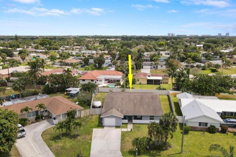 House in Palm Beach Gardens, Florida 4 bedrooms, 253.44 sq.m. № 1171431 - photo 12