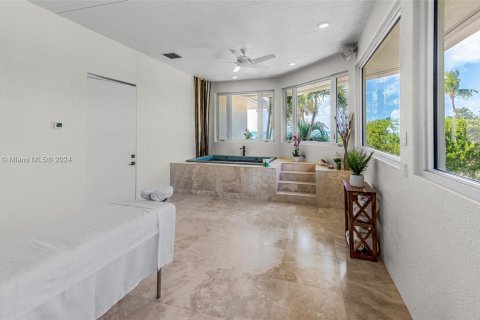 Villa ou maison à vendre à Key Largo, Floride: 8 chambres, 831.38 m2 № 1045109 - photo 23