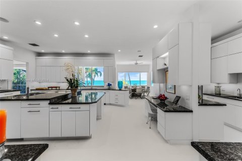 Villa ou maison à vendre à Key Largo, Floride: 8 chambres, 831.38 m2 № 1045109 - photo 16