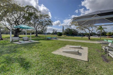 Condo in Deerfield Beach, Florida, 1 bedroom  № 1038208 - photo 14