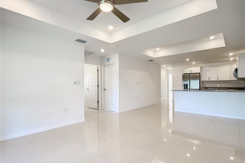 Immobilier commercial à vendre à Lehigh Acres, Floride: 6 chambres, 111.11 m2 № 1020877 - photo 16