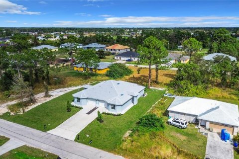 Commercial property in Lehigh Acres, Florida 6 bedrooms, 111.11 sq.m. № 1020877 - photo 30