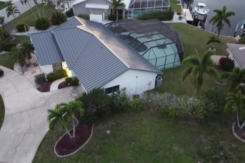 Villa ou maison à vendre à Punta Gorda, Floride: 3 chambres, 160.81 m2 № 1020805 - photo 3