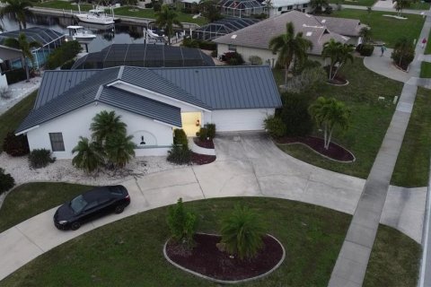 Villa ou maison à vendre à Punta Gorda, Floride: 3 chambres, 160.81 m2 № 1020805 - photo 7