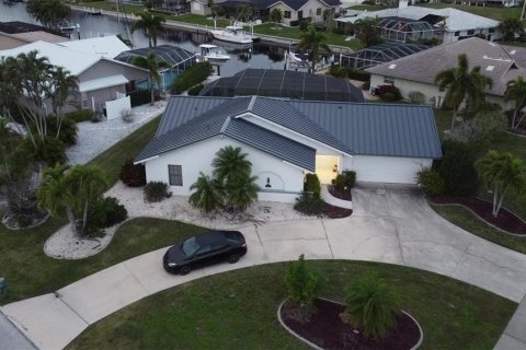 Villa ou maison à vendre à Punta Gorda, Floride: 3 chambres, 160.81 m2 № 1020805 - photo 8