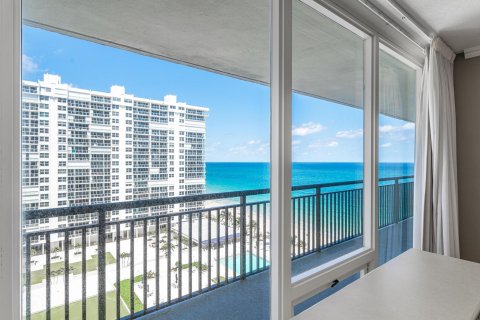 Condominio en venta en Fort Lauderdale, Florida, 2 dormitorios, 153.29 m2 № 1076827 - foto 28