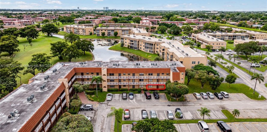 Condo in Sunrise, Florida, 2 bedrooms  № 1395273