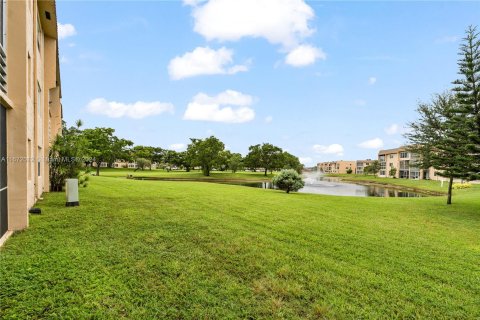 Copropriété à vendre à Sunrise, Floride: 2 chambres, 78.97 m2 № 1395273 - photo 29