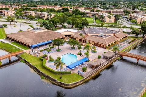 Condo in Sunrise, Florida, 2 bedrooms  № 1395273 - photo 21