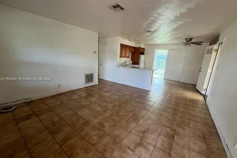 Casa en venta en Dania Beach, Florida, 2 dormitorios, 90.3 m2 № 1050325 - foto 3