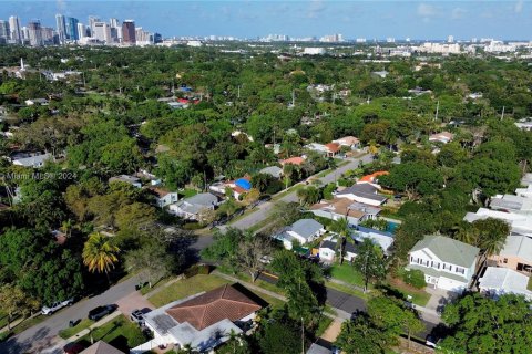 House in Fort Lauderdale, Florida 4 bedrooms, 239.69 sq.m. № 1073401 - photo 3