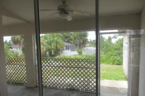 House in North Port, Florida 3 bedrooms, 172.52 sq.m. № 1191613 - photo 12