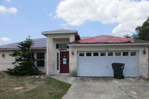 House in North Port, Florida 3 bedrooms, 172.52 sq.m. № 1191613 - photo 1