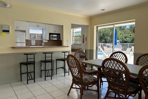 Condo in Pompano Beach, Florida, 1 bedroom  № 1057998 - photo 12