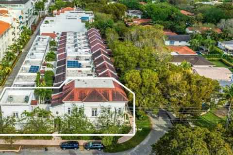 Adosado en venta en Coral Gables, Florida, 4 dormitorios, 323.76 m2 № 1071843 - foto 5