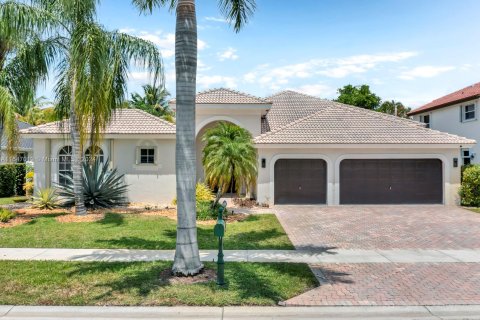 Villa ou maison à vendre à Miramar, Floride: 4 chambres, 287.25 m2 № 1329596 - photo 1