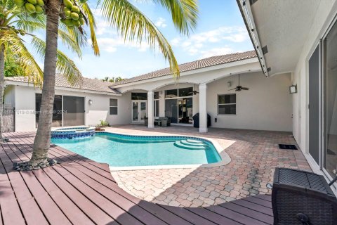 Villa ou maison à vendre à Miramar, Floride: 4 chambres, 287.25 m2 № 1329596 - photo 9