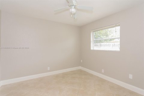 House in Delray Beach, Florida 3 bedrooms, 115.94 sq.m. № 1388055 - photo 14