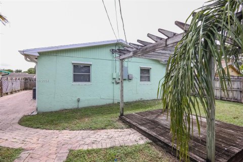 House in Delray Beach, Florida 3 bedrooms, 115.94 sq.m. № 1388055 - photo 16