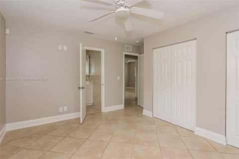 House in Delray Beach, Florida 3 bedrooms, 115.94 sq.m. № 1388055 - photo 8