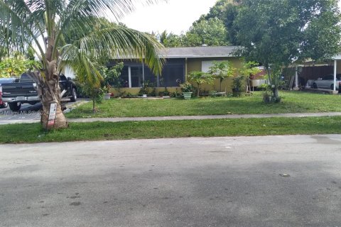 Villa ou maison à vendre à Margate, Floride: 3 chambres, 133.22 m2 № 1059336 - photo 1
