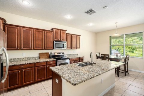 House in Land O' Lakes, Florida 4 bedrooms, 234.95 sq.m. № 1340600 - photo 7