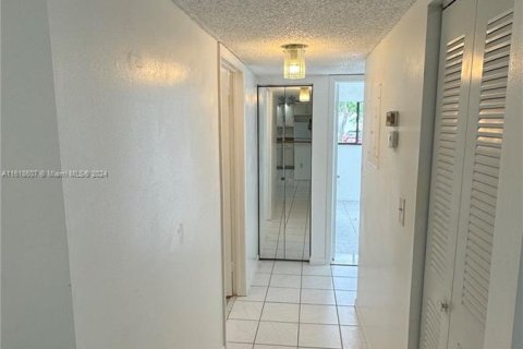 Copropriété à vendre à Tamarac, Floride: 2 chambres, 76.83 m2 № 1240670 - photo 4