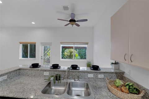 Adosado en venta en Fort Lauderdale, Florida, 4 dormitorios, 191.56 m2 № 1057894 - foto 28